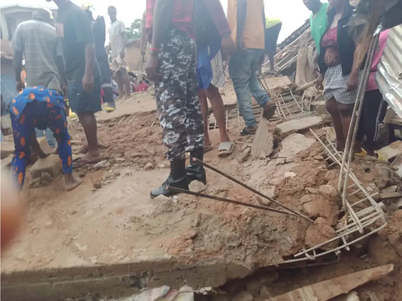 BREAKING: Multiple deaths feared as two-storey building collapses in Anambra market