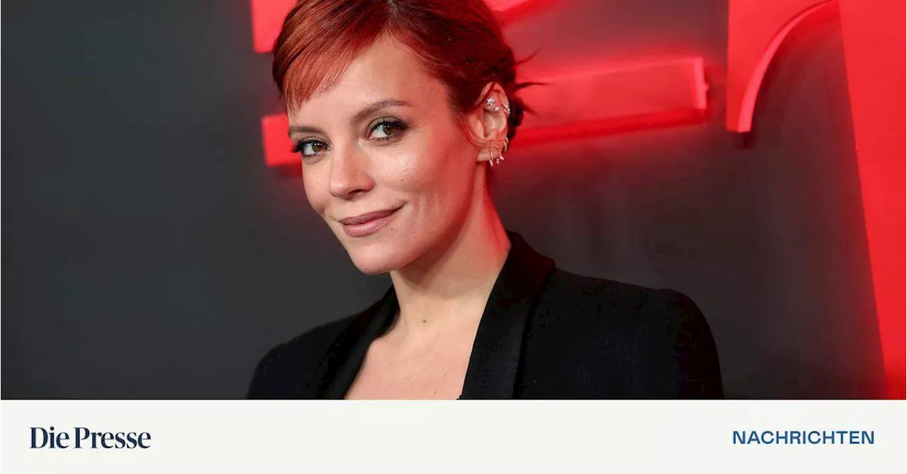 Lily Allen zeigt ihre Füße bei OnlyFans