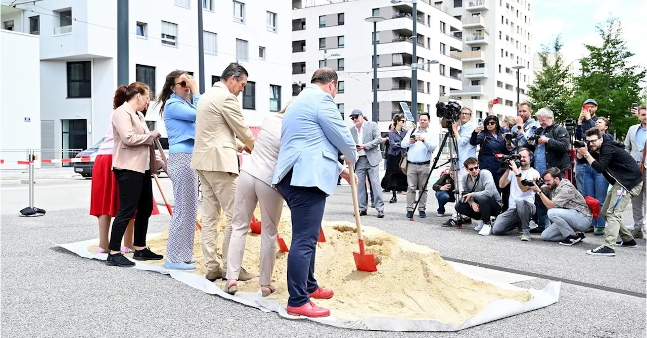 Sand-Schupfen für die neue Straßenbahnlinie 12