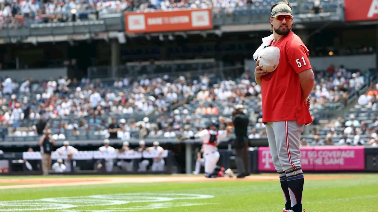 Reds' Ashcraft sets 'tone' in long post-anthem stare-down with Yanks