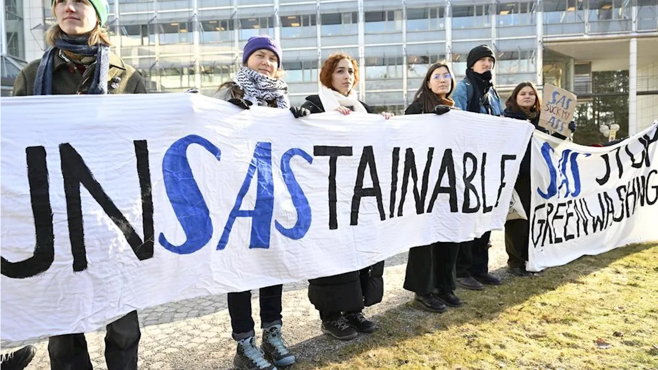 Halvering av flygskatten sågas av forskare och organisationer