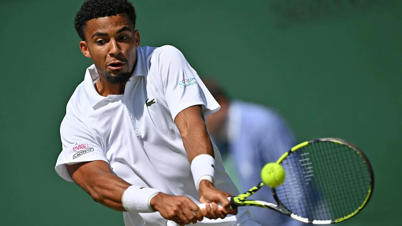  Arthur Fils passe face à un Hubert Hurkacz contraint à l'abandon dans le tie-break du 4e