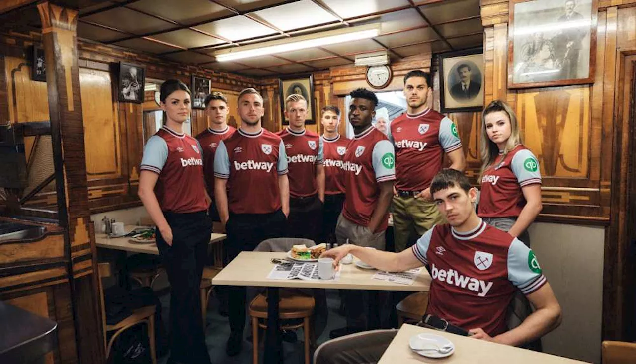 West Ham presenta nuevo uniforme para la temporada 2024-25