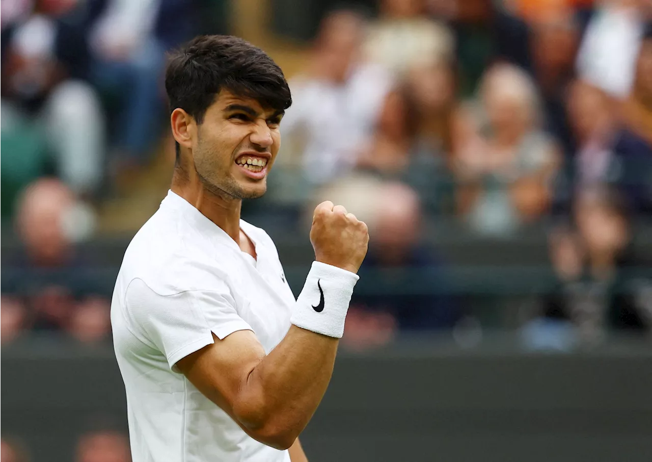 Carlos Alcaraz advances at Wimbledon; Norway's Casper Ruud out