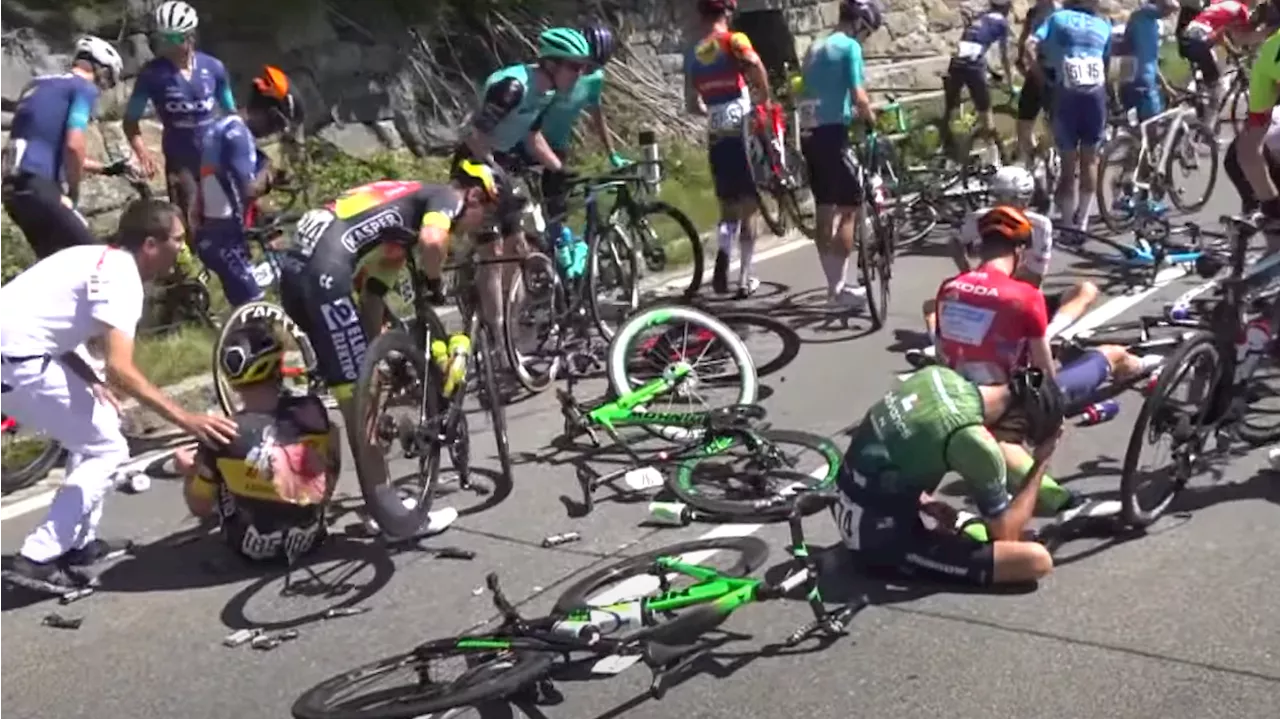 Heftiger Massensturz bei Österreich-Tour