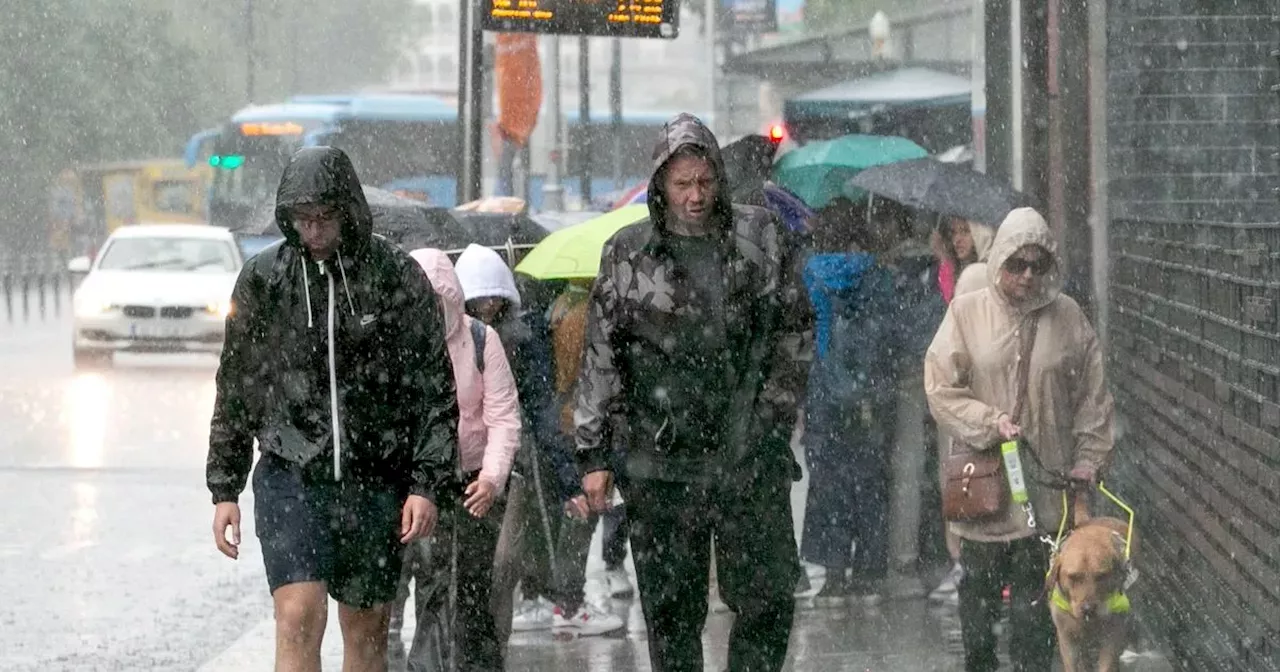 Met Eireann warns of 8-hour rain onslaught in 4 areas