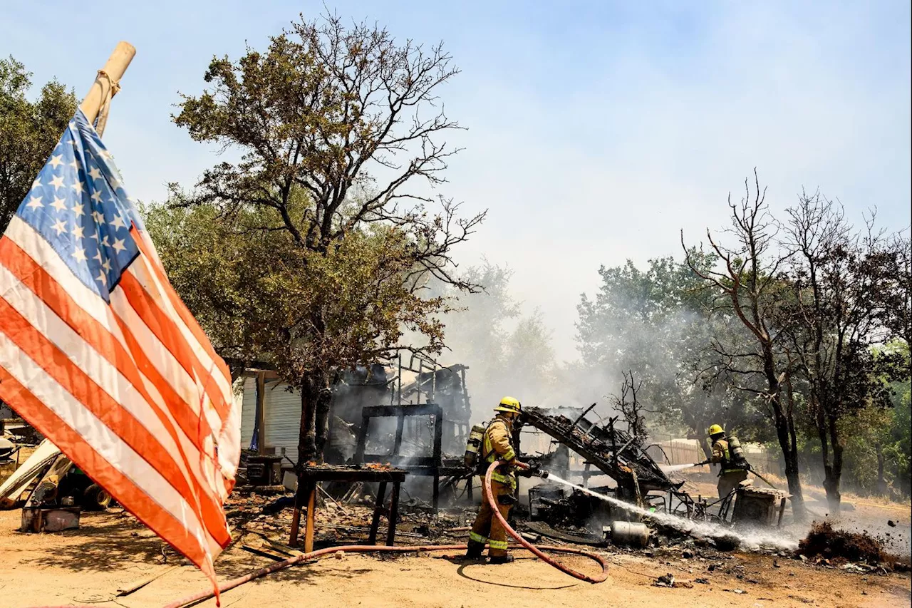 Des milliers de Californiens fuient un violent incendie sur fond de canicule