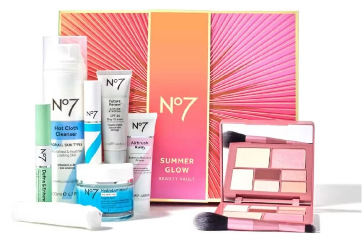 Review: OMG I tried the new Boots No7 Beauty Vault Box with over £125 worth of beauty products for just £35