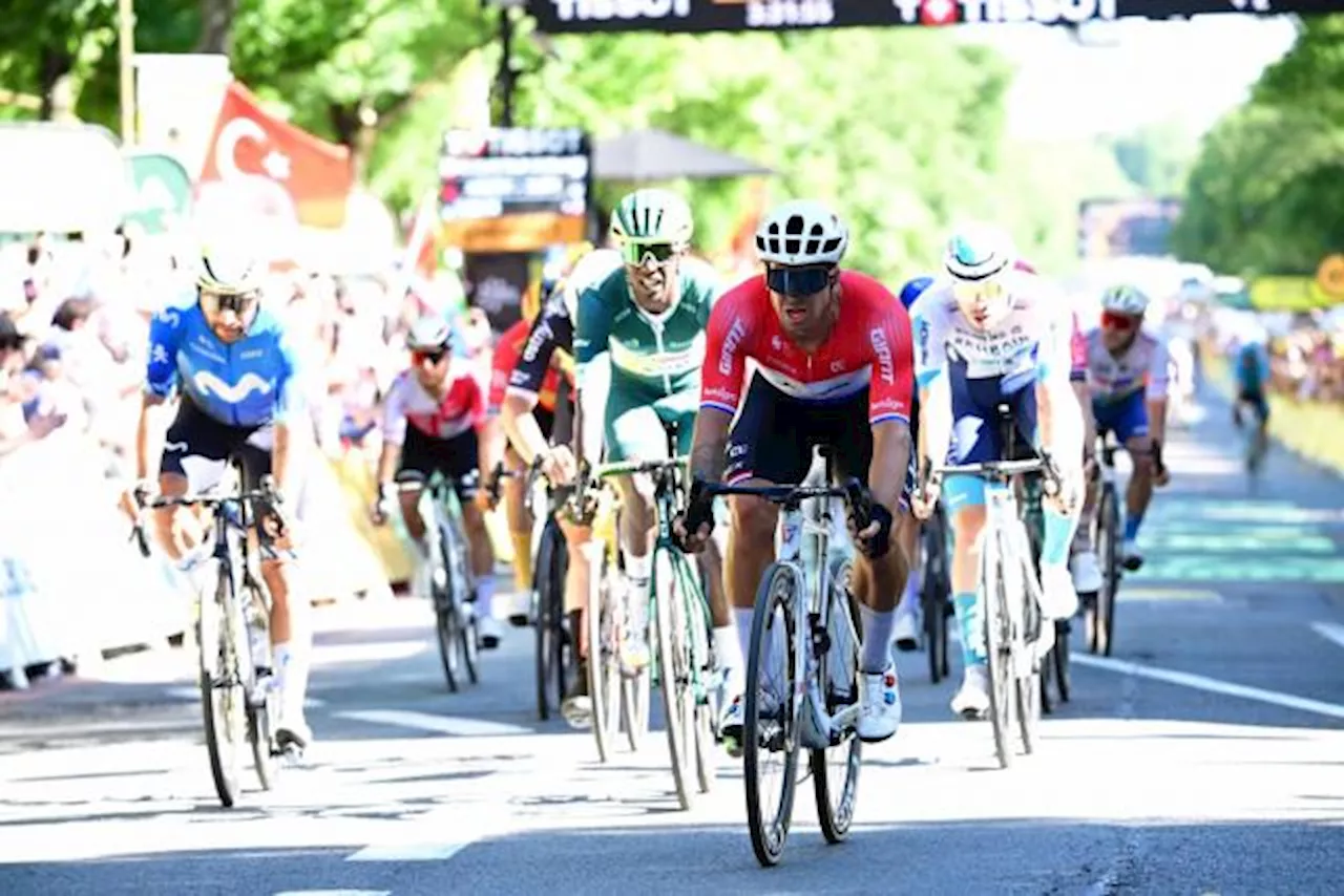 Dylan Groenewegen frustre encore Jasper Philipsen en gagnant la 6e étape du Tour de France