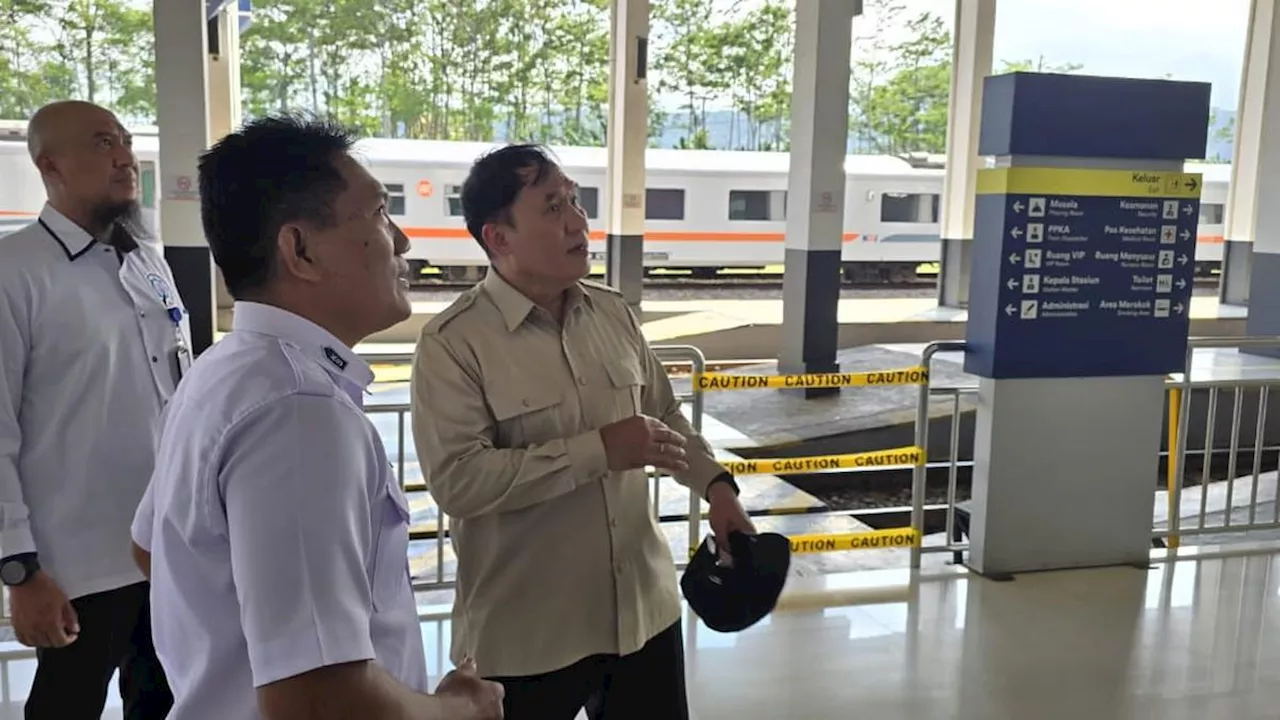 Tinjau Stasiun Ketapang, Bambang Haryo Minta Tambahan Kereta Api Malang