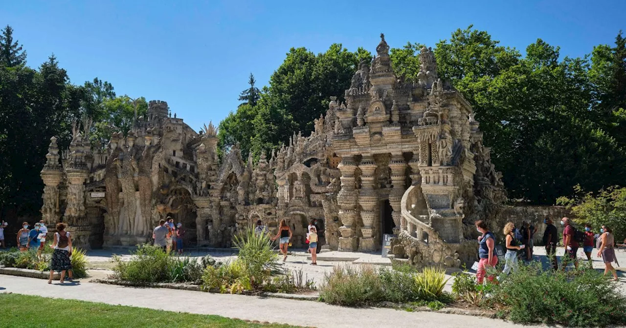 Dans la Drôme, un palais somptueux construit pierre après pierre par un facteur durant 33 ans