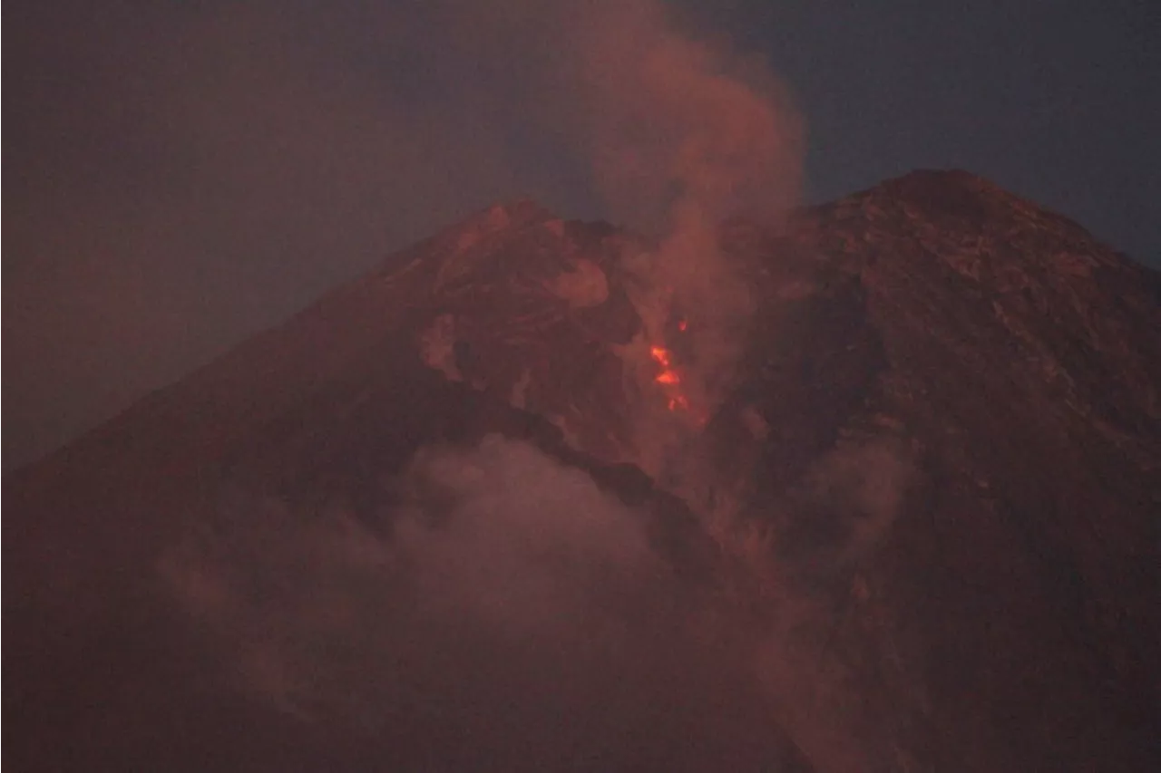 3 Gunung Berapi Erupsi Hari ini, Badan Geologi Minta Masyarakat Jangan Banyak Beraktivitas