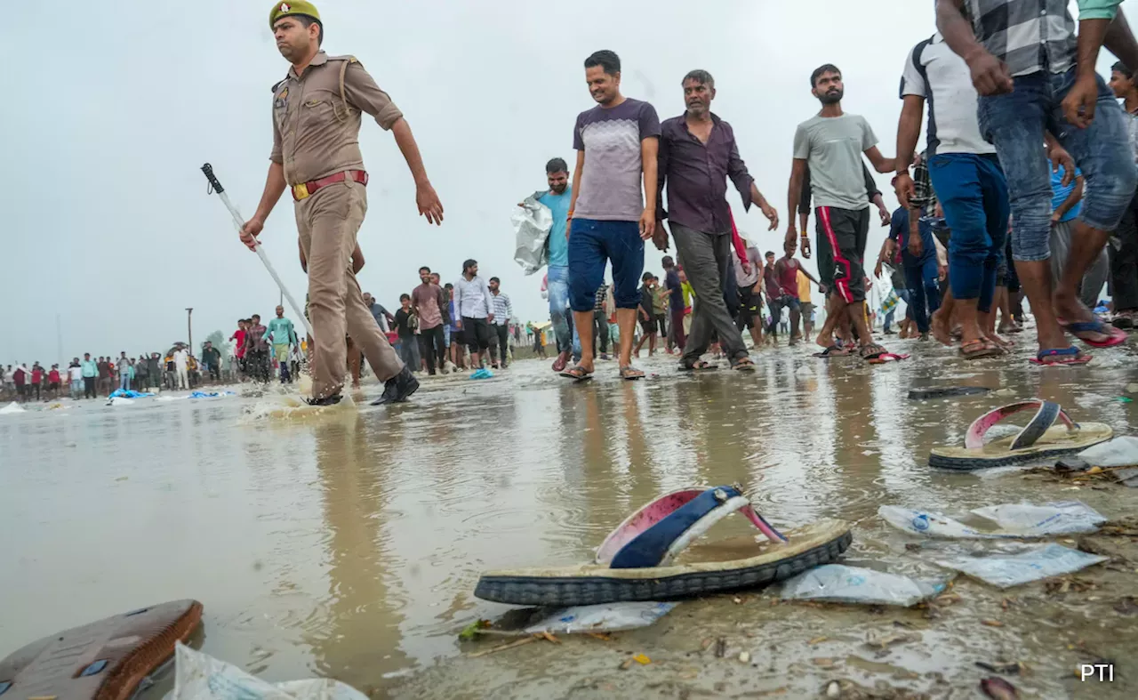 बाबा के सत्संग ग्राउंड में आने से लेकर भगदड़ मचने तक, जानें हाथरस में उस दिन कब-कब क्या-क्या हुआ