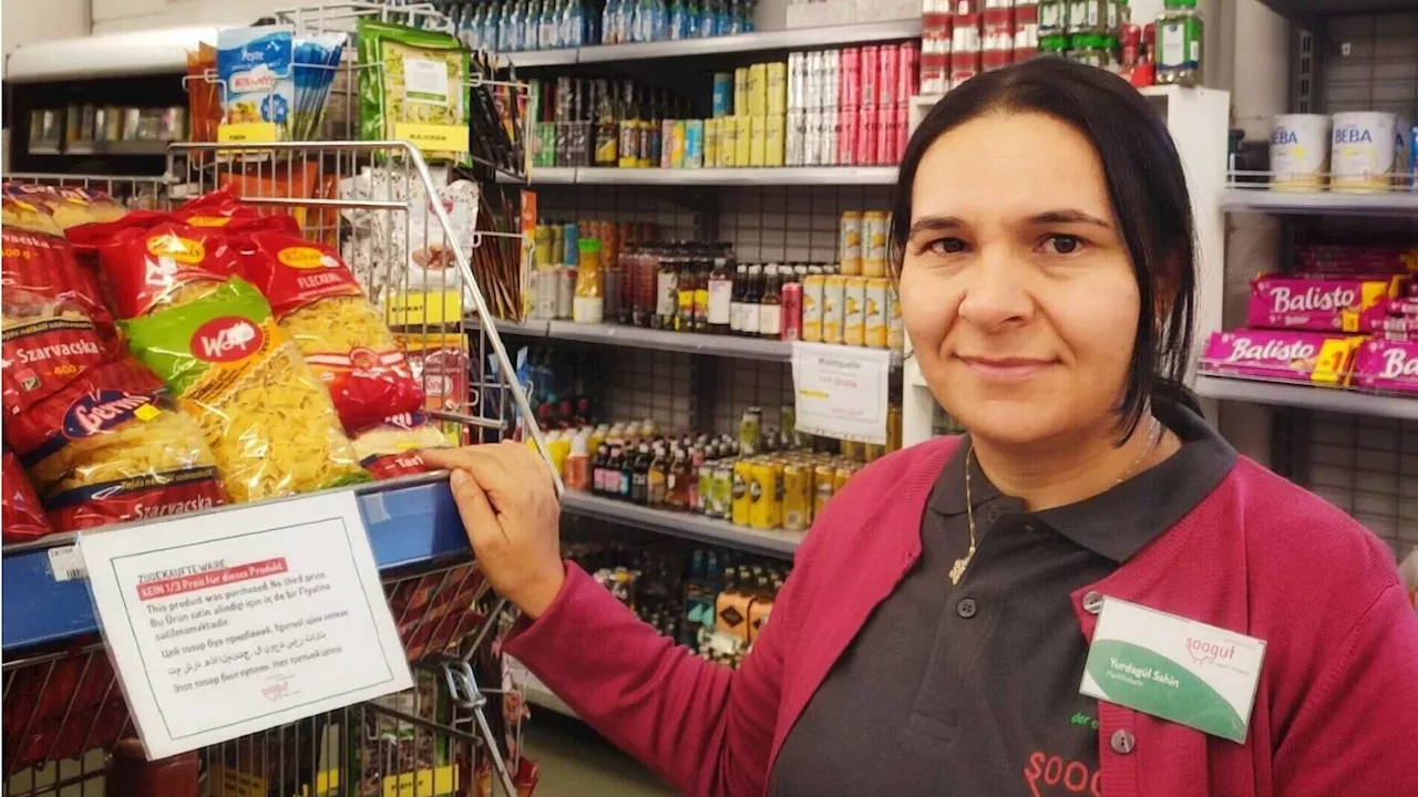 Einkaufswagen vor Interspar als soogut-Spendenaktion