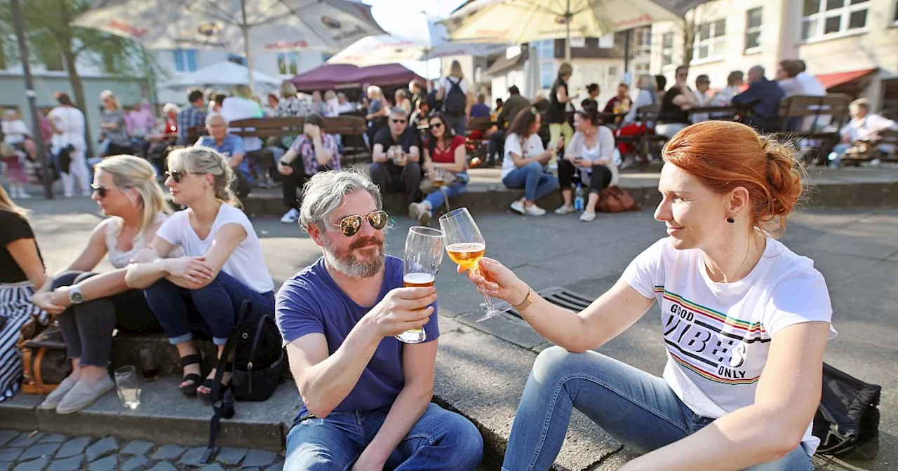 Bielefelder Abendmarkt ist zurück: Das ist das Programm auf dem Klosterplatz