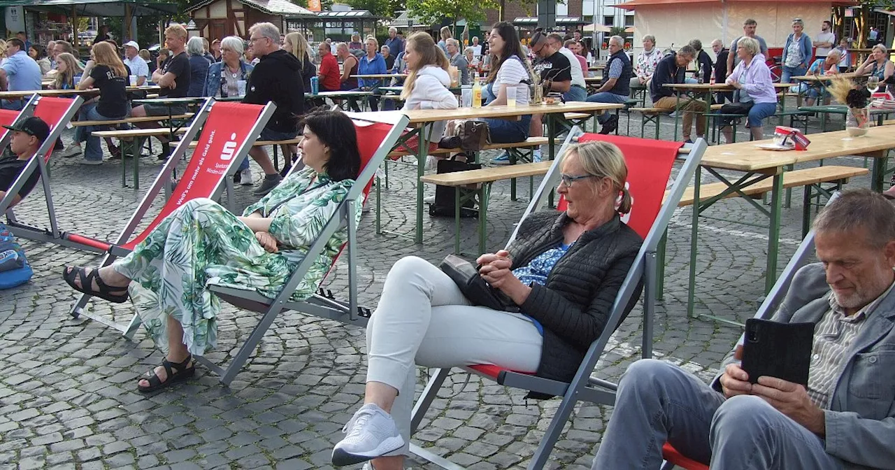 Marktplatz in Espelkamp wird zum gemütlichen Kinosaal