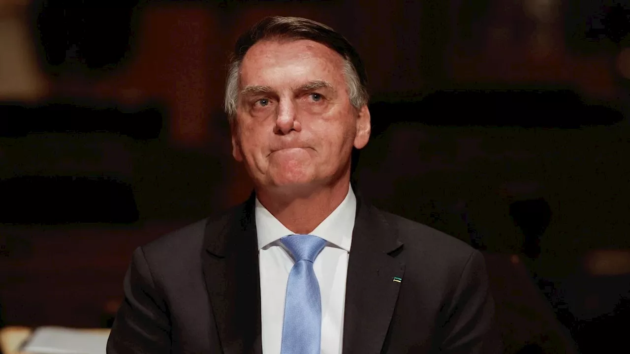 PF vai indiciar Bolsonaro nos inquéritos das joias e dos cartões de vacinas