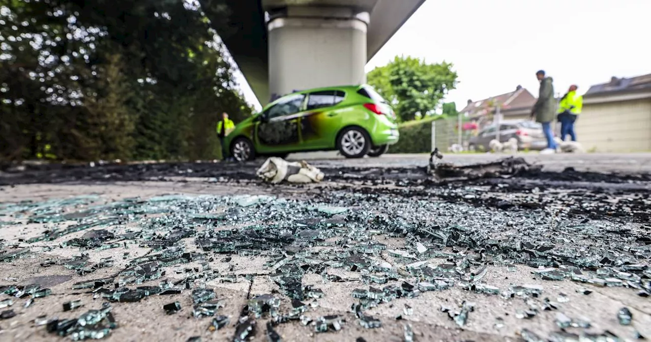 Duisburg: Mehrere Autos im Süden der Stadt angezündet