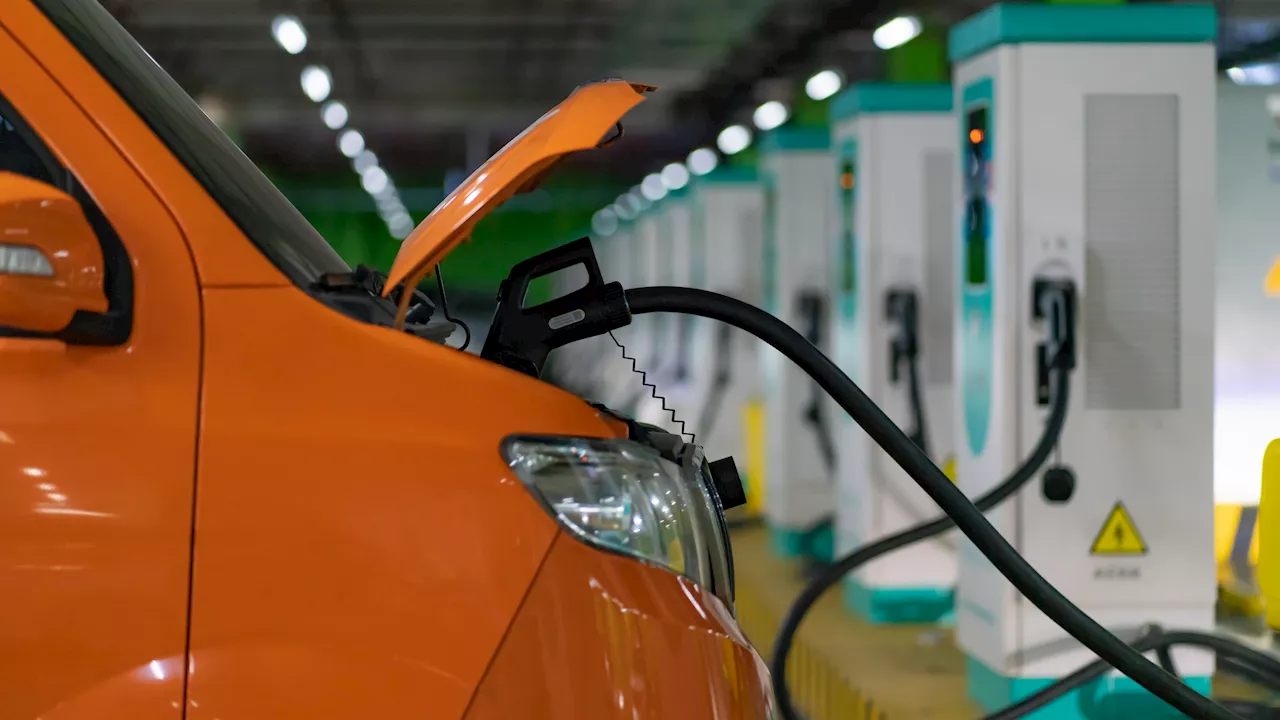 La Comisión Europea impone aranceles provisionales de hasta el 37,6% a la importación de coches eléctricos chinos