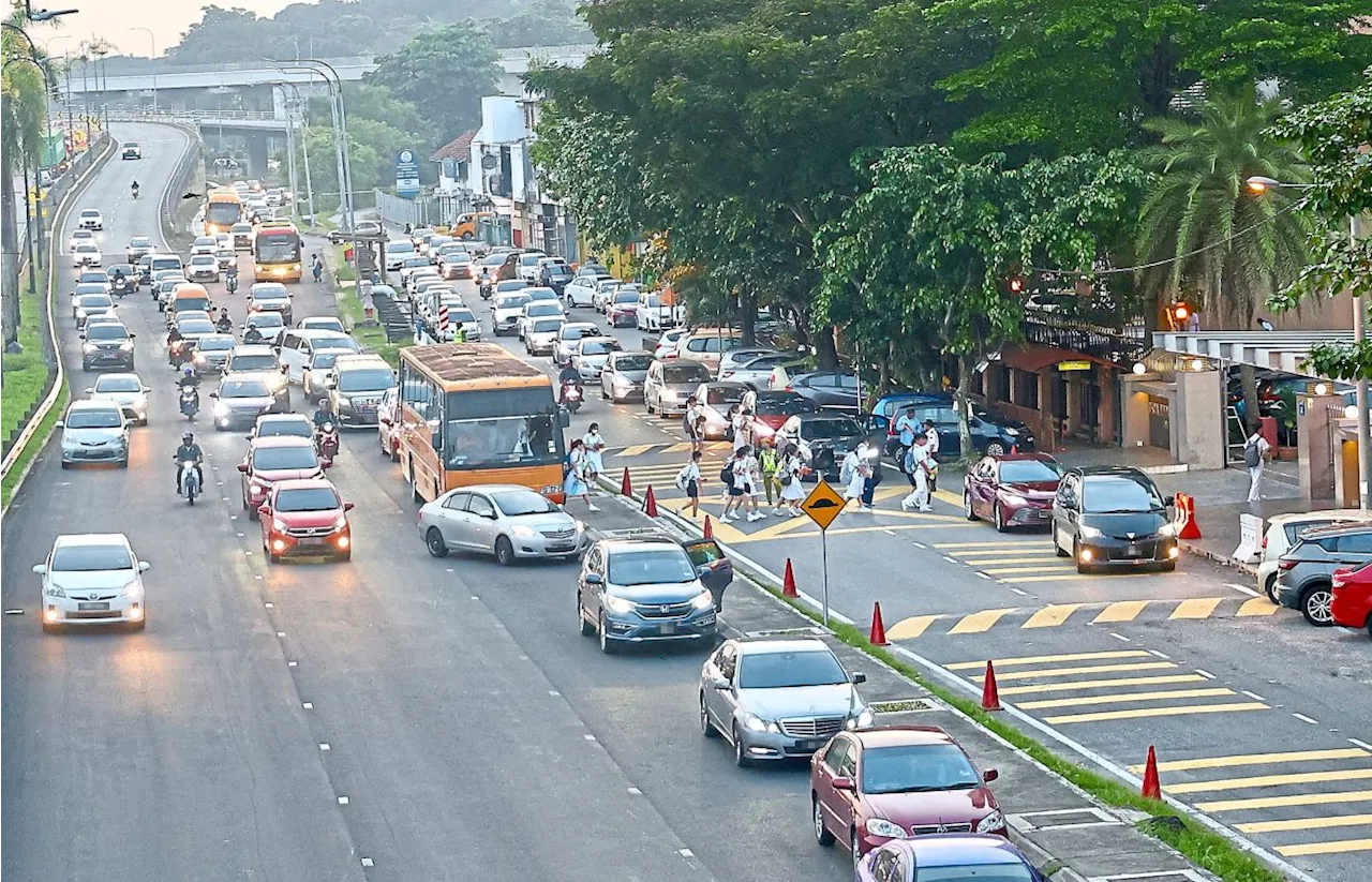 Klang schools face traffic chaos