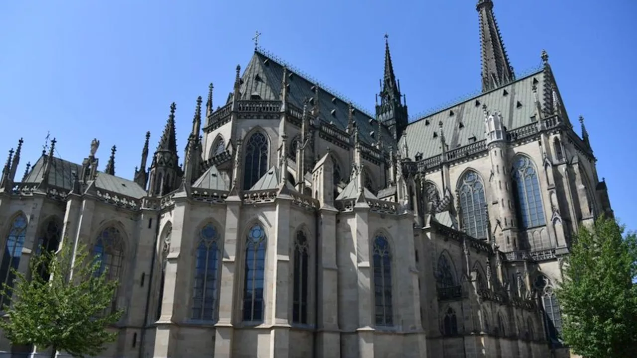 Vandalismus: Statue von gebärender Maria in Linzer Dom geköpft