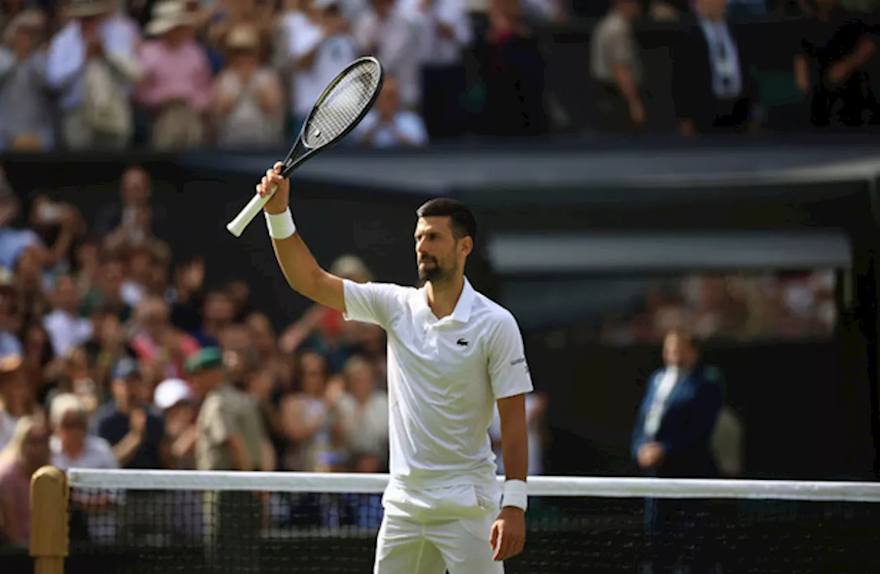 Djokovic survives rookie test as Wimbledon craves Murray magic