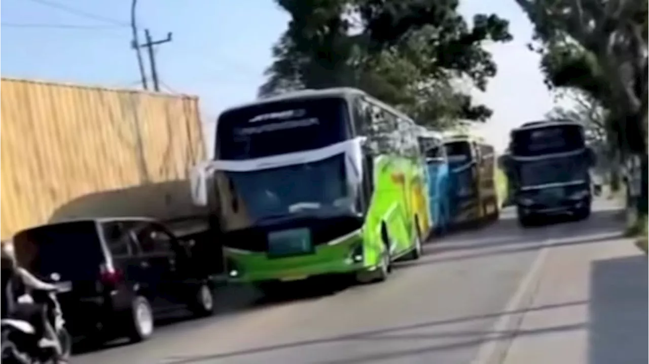 Video Kecelakaan Beruntun Bus, Warganet Salahkan Sopir yang Melawan Arah