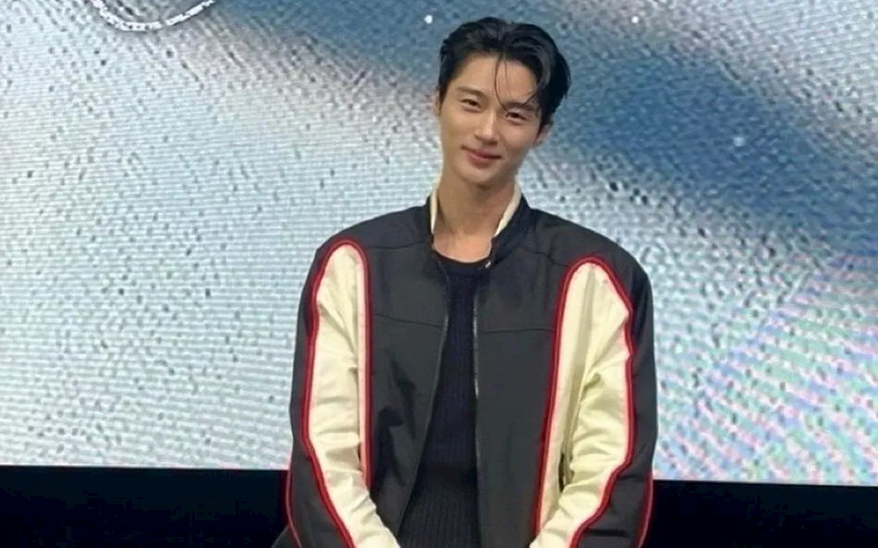 Byeon Woo Seok Jadi Topik Panas Gegara Desain Merchandise Fanmeeting