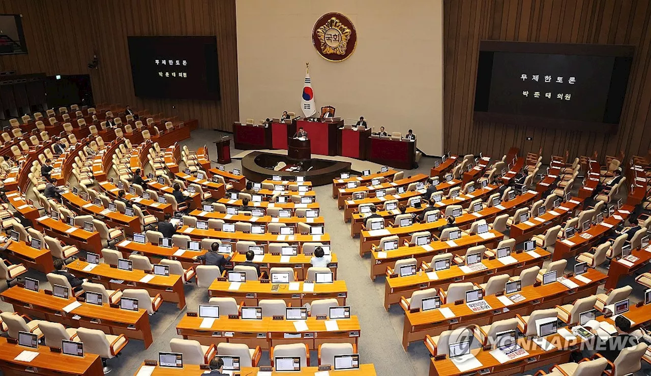 채상병특검법 이틀째 필리버스터, 오후 강제종료…野 표결 추진