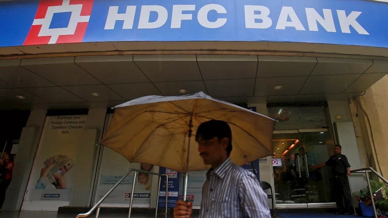 HDFC बैंक के लिए आई बुरी खबर... झटके में 53000 करोड़ का नुकसान! 4% से ज्‍यादा टूटे शेयर