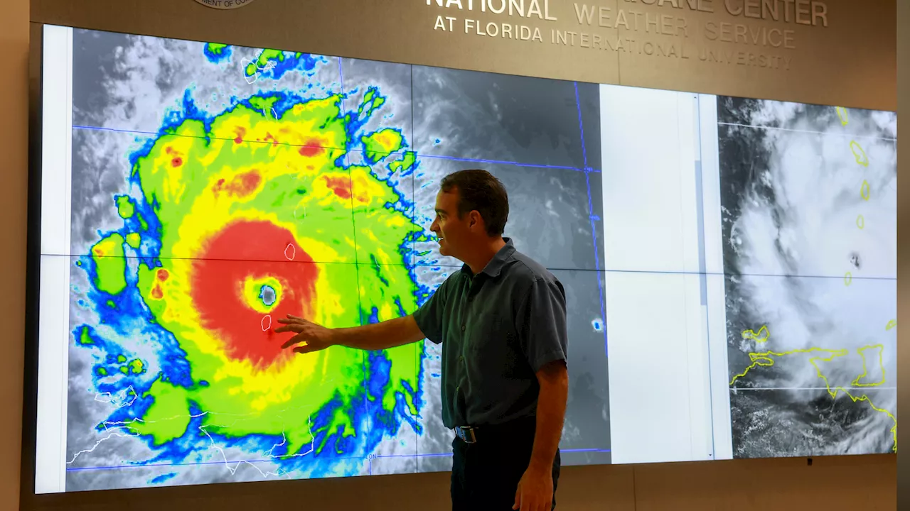 Hurricane Beryl updates: Category 3 hurricane heads to Mexican resort