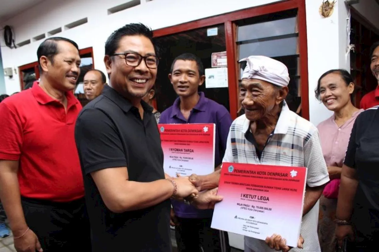 Pemkot Denpasar serahkan rumah layak huni untuk warga kurang mampu