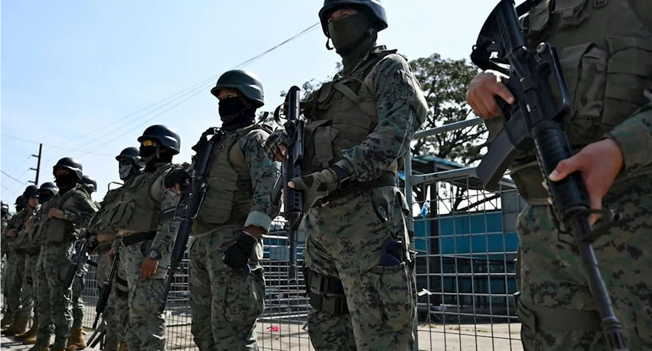 Policía de Ecuador rescata a 49 personas secuestradas por narcos en una mina