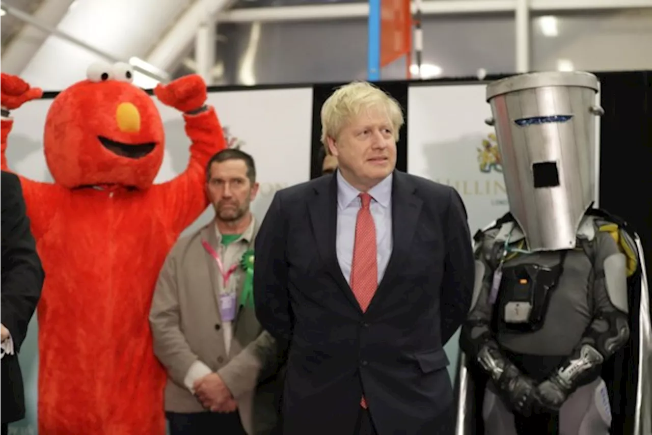 Waarom verschijnen Elmo en een man met een vuilnisbakkostuum naast politici tijdens Britse verkiezingen?