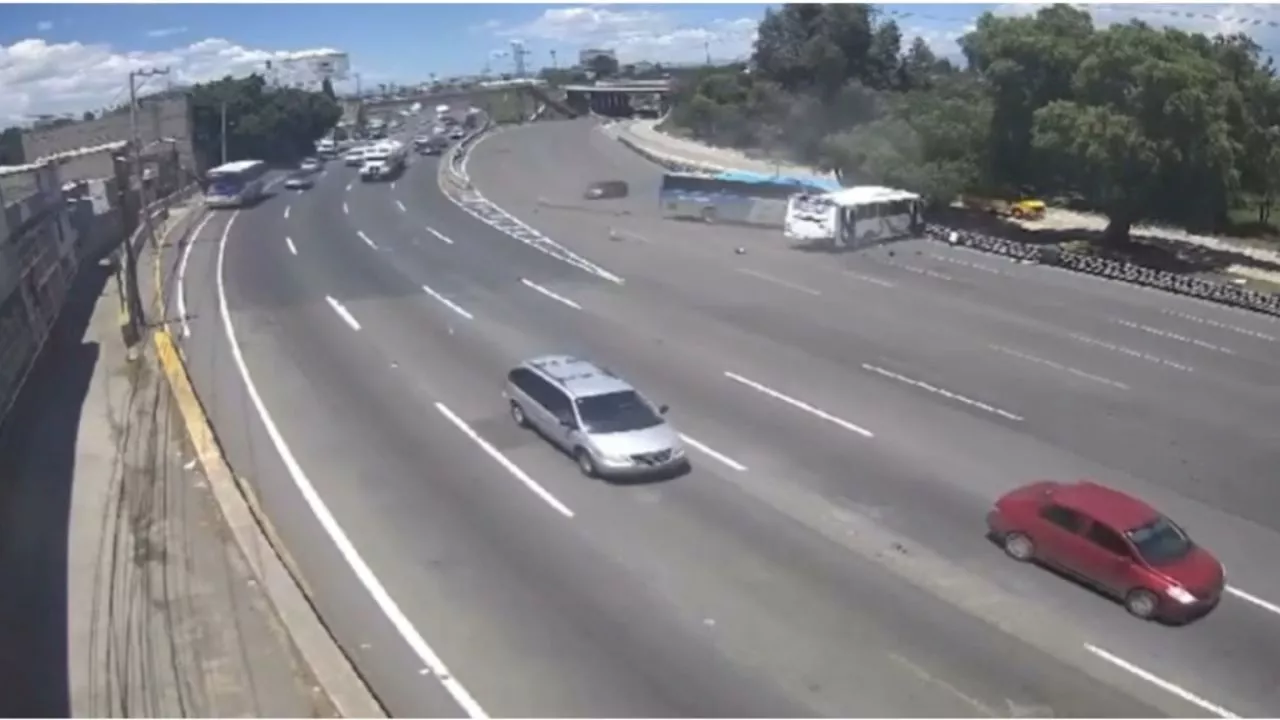 VIDEO: momento exacto de choque en la México-Pachuca, se impactaron dos autobuses hiriendo 11 pasajeros