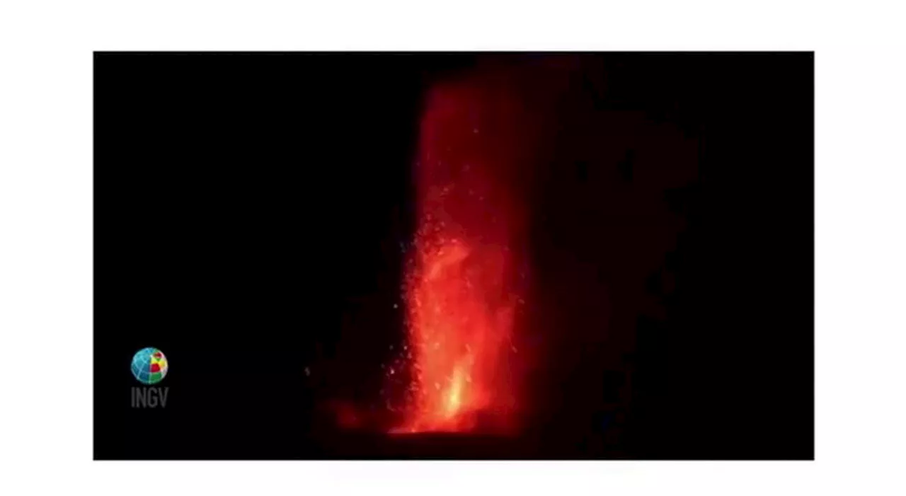 L'Etna si placa dopo la spettacolare eruzione notturna