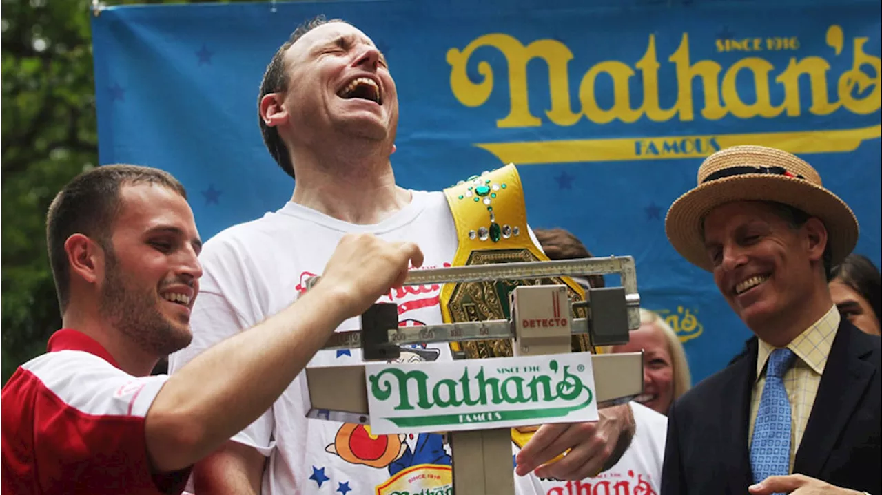 Hot dog-eating champ Joey Chestnut wins against Texas soldiers in competition July 4