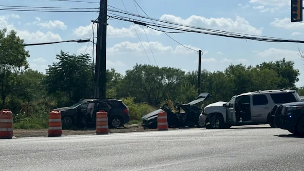 SAPD says 2 injured in East Side crash, rushed to hospital with multiple injuries