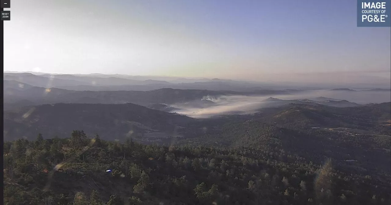 Wildfire shuts down highway to Yosemite National Park, threatens town of Mariposa