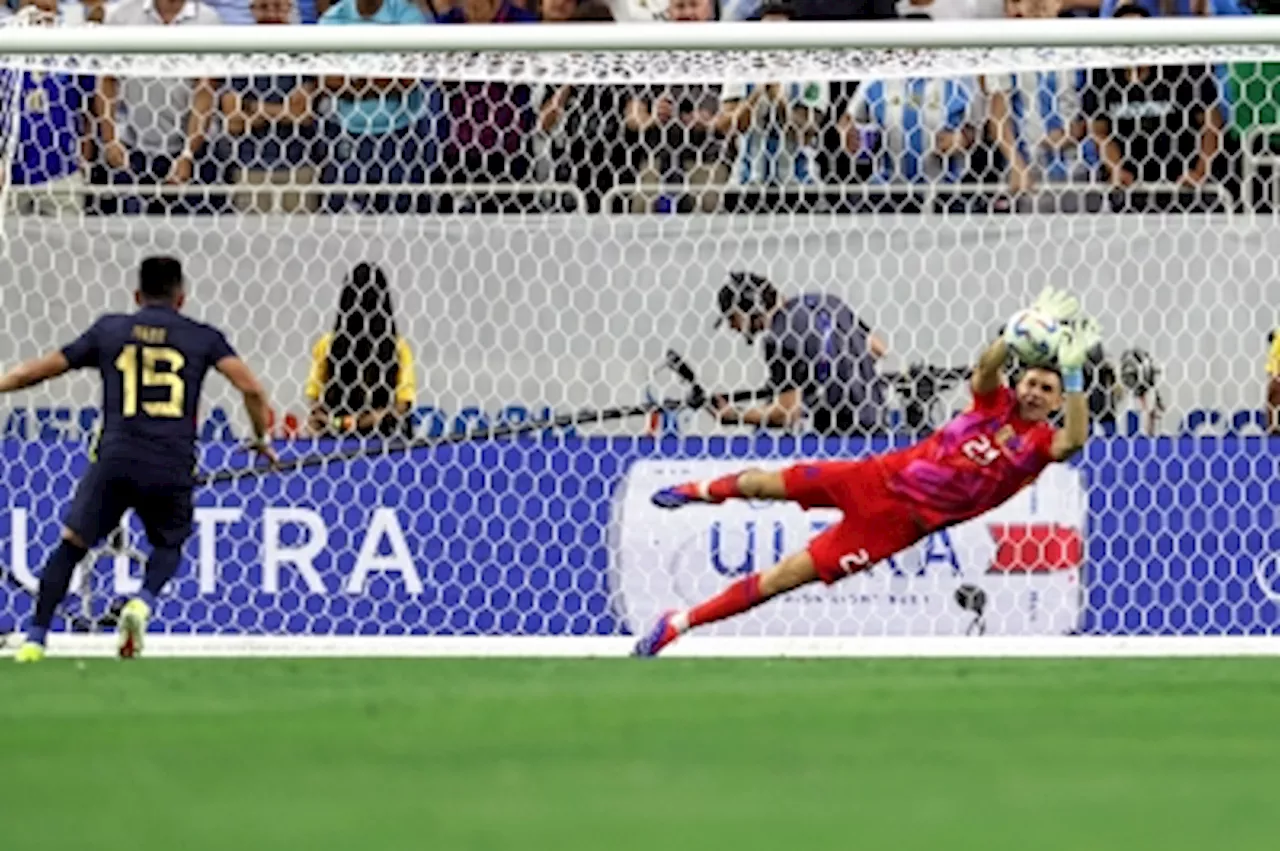 Keeper Martinez to the rescue after Messi botched kick, Argentina beats Ecuador to reach Copa semis