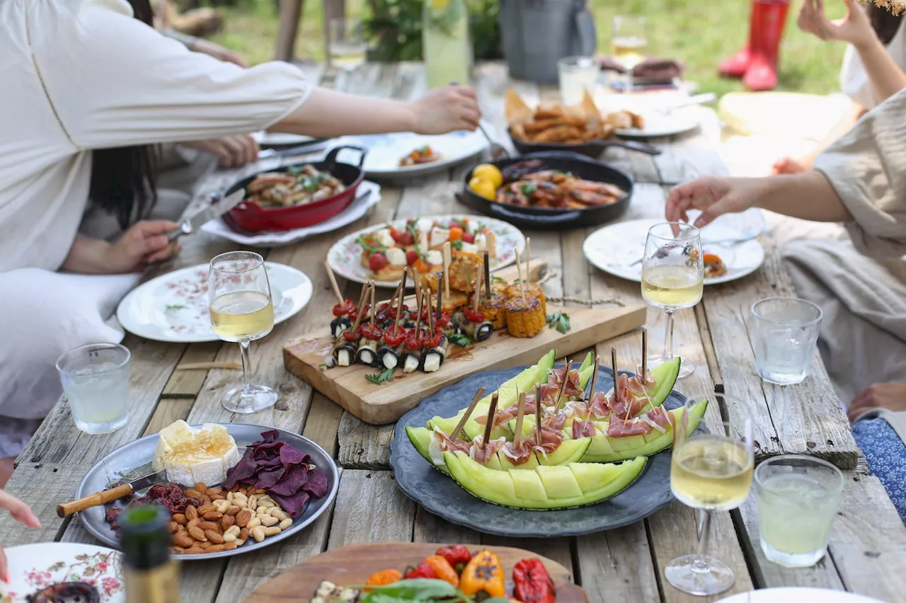 Four essential food safety tips for summertime gatherings