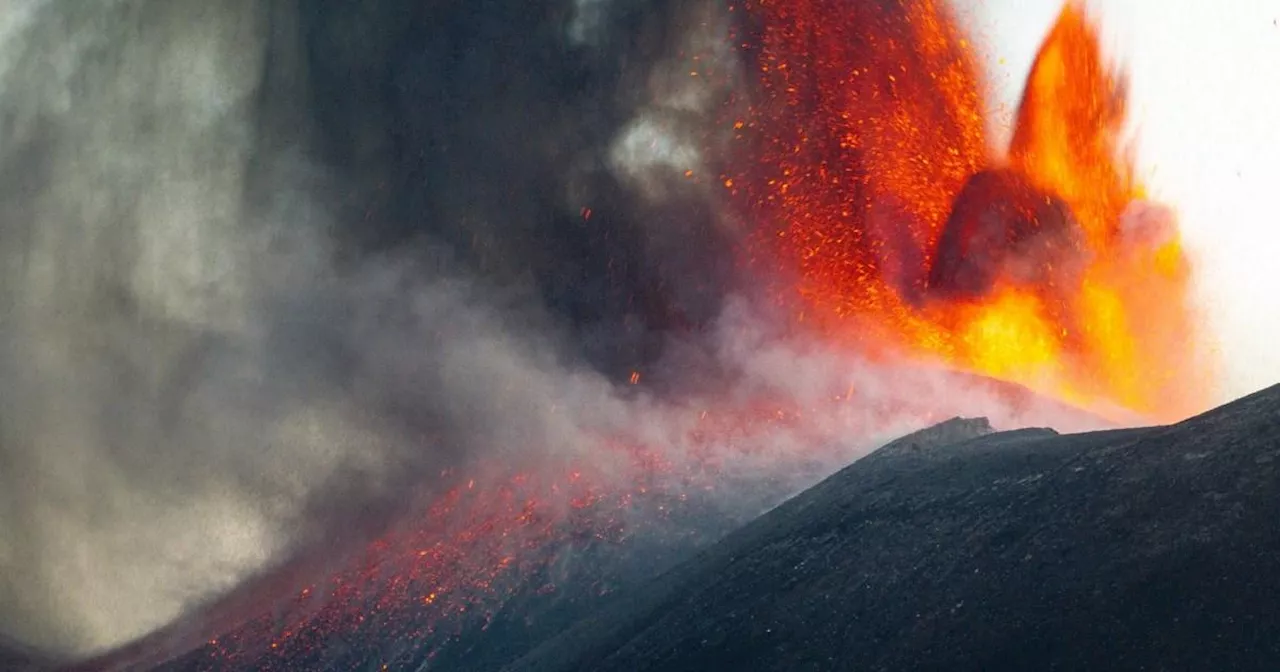 Stunning pictures show Mount Etna explosion in detail as flights disrupted