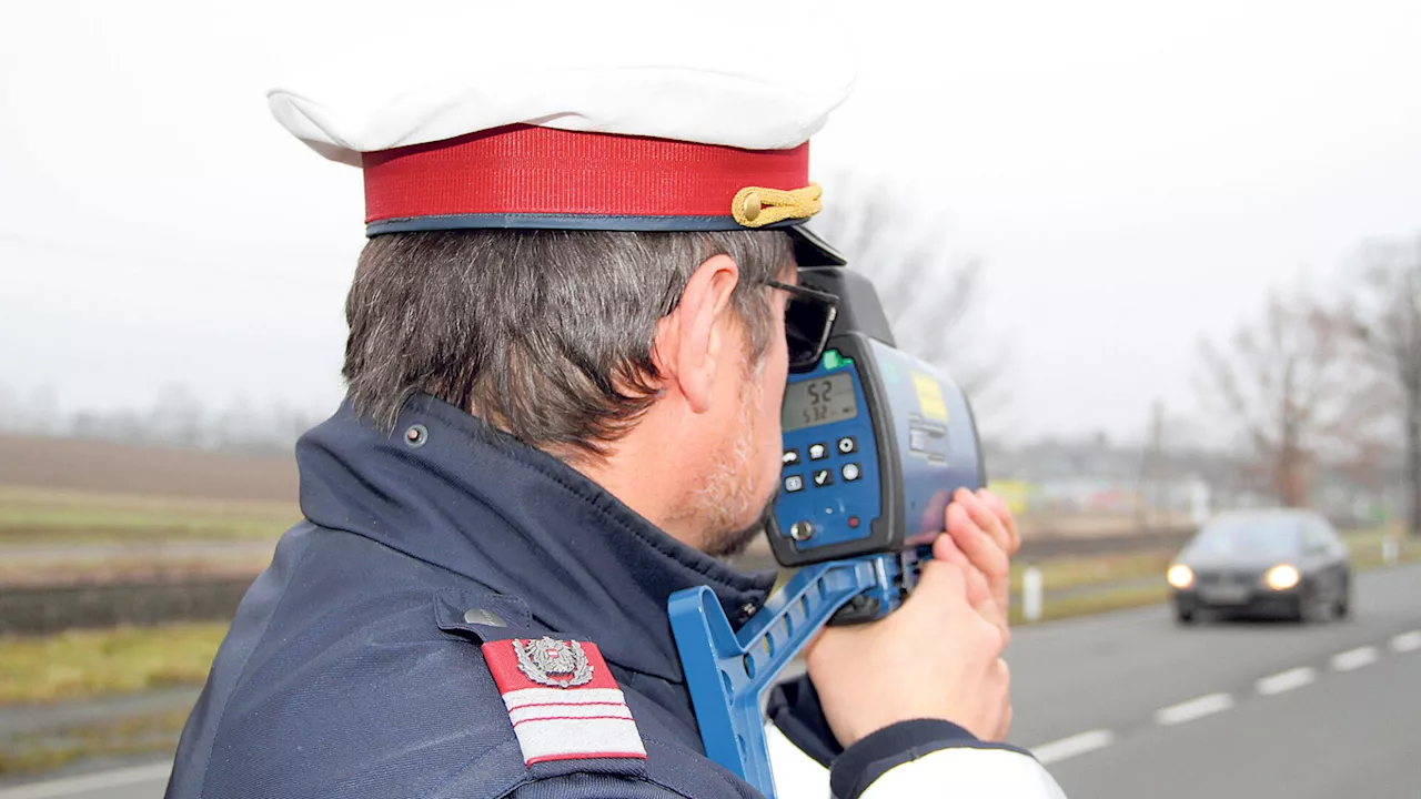 Probeführerscheinbesitzer (17) raste mit knapp 100 km/h durch Ort