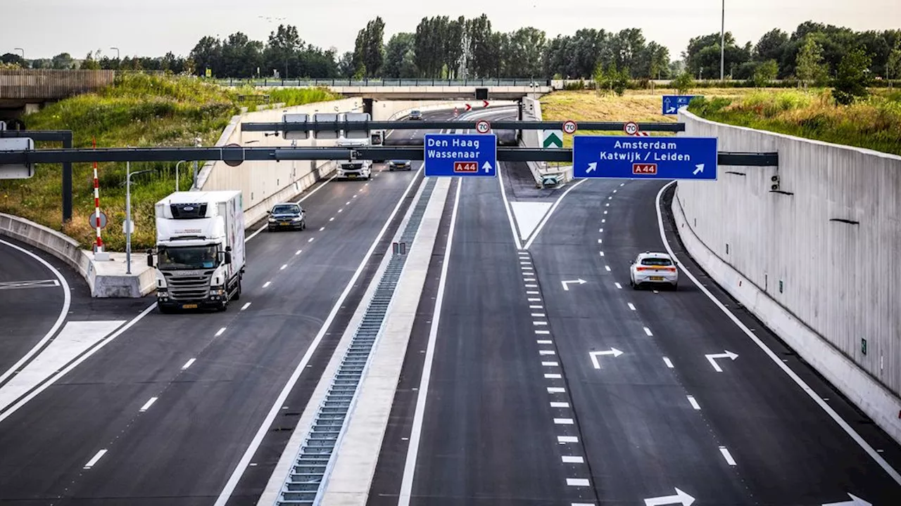 Corbulotunnel tussen A4 en A44 bij Leiden na jaren open voor verkeer