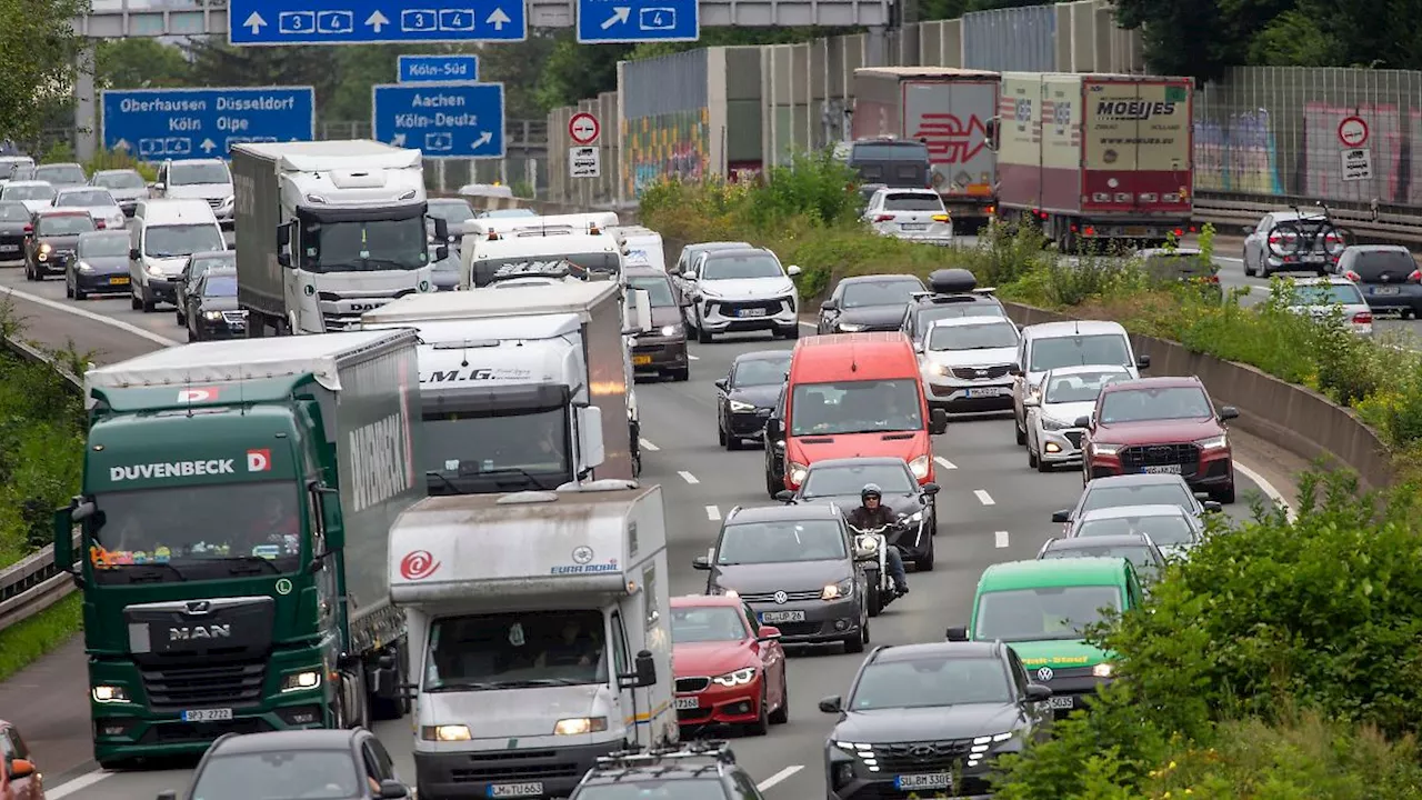 Nordrhein-Westfalen: Volle Straßen zum Start der Sommerferien