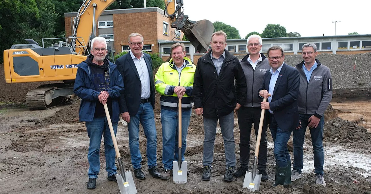 Spatenstich in Bad Oeynhausen fürs neue Haus der Jugend