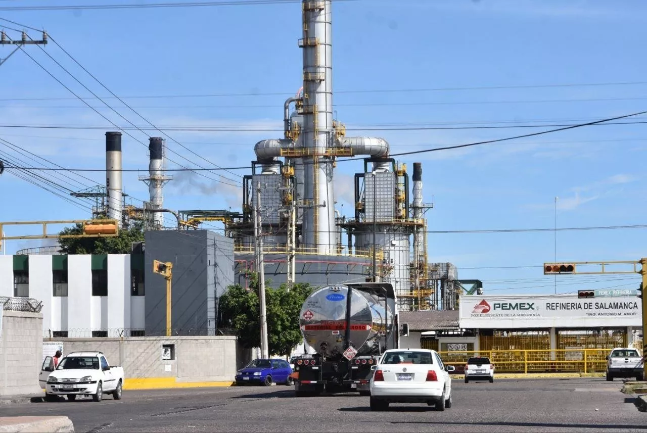 ¿Cómo avanzan las negociaciones entre el sindicato petrolero y Pemex?