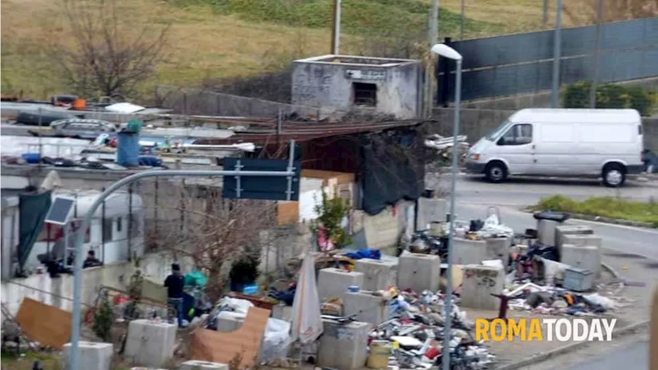 Tor Sapienza, preoccupano i roghi del campo rom di via Salviati