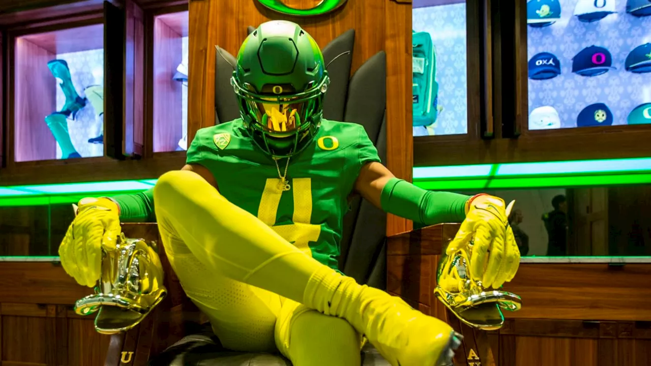 Five-Star WR Dakorien Moore Commits to Oregon Over Texas