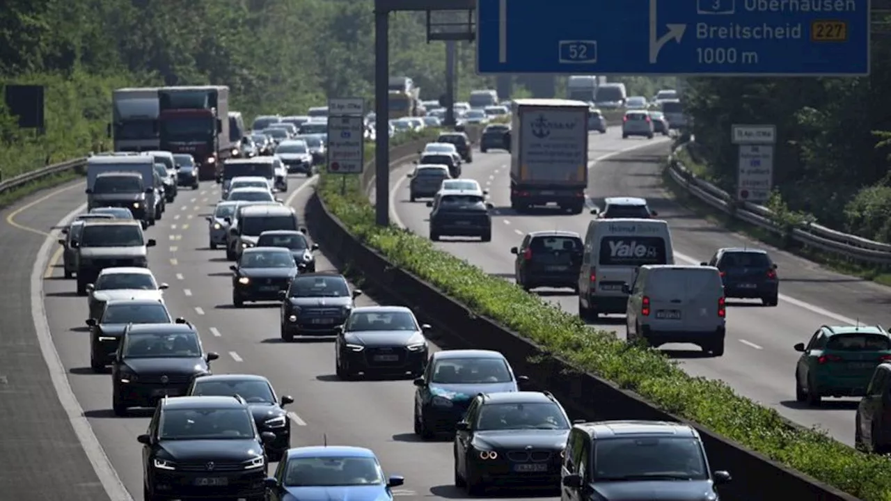 Stau: Start der Sommerferien sorgt für volle Straßen und Züge